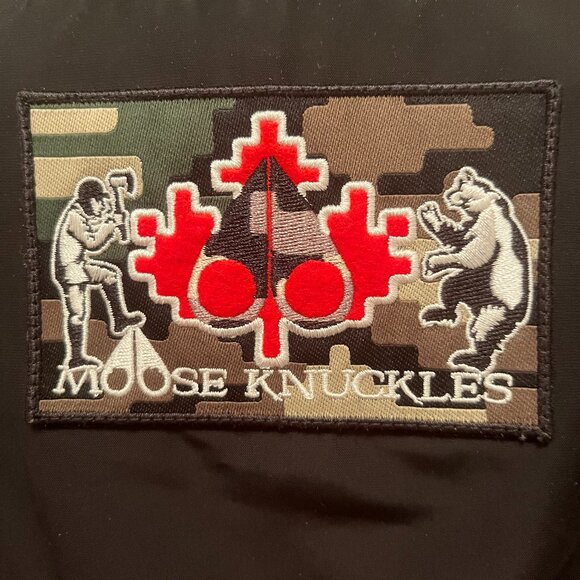 Moose Knuckles Men’s Lightweight Black Jacket – Red Plaid Interior - Picture 2 of 7